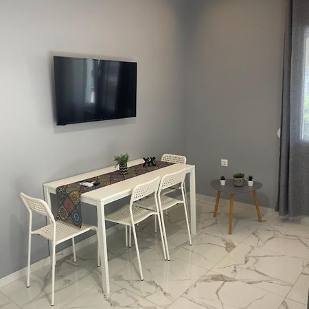 Antonis Apartment Paralia Dionisiou Zimmer foto